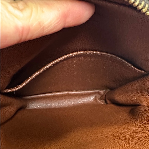 LOUIS VUITTON Danube crossbody bag with dustbag and COA - Picture 17 of 17